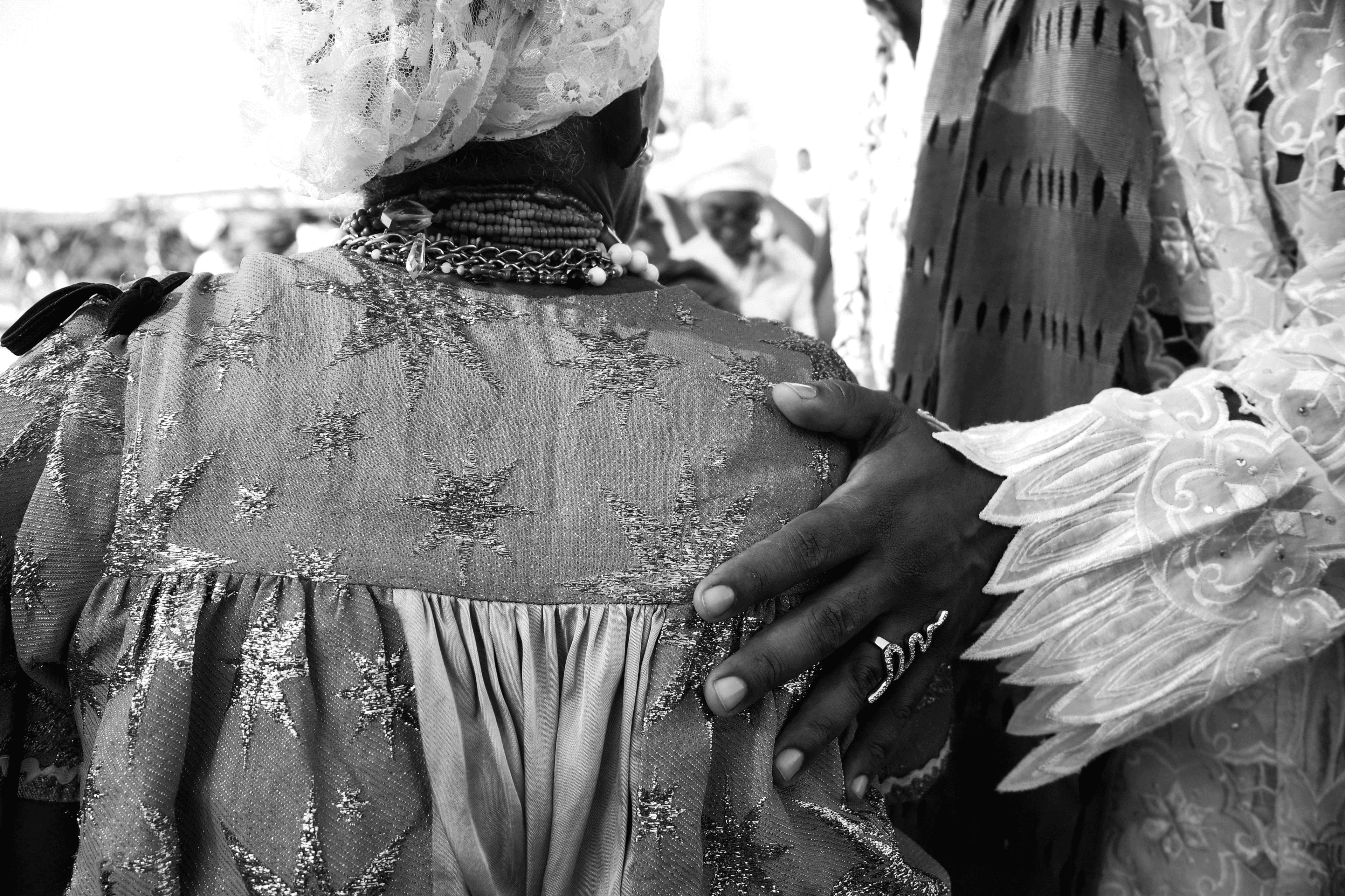 MESMO CHÃO / 01, peça visual de Henrique Lima